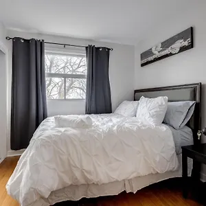  Apartment Eglinton West Guest