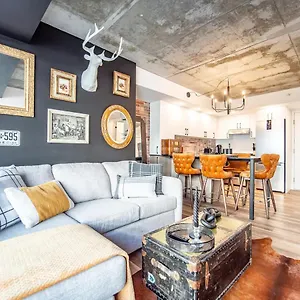 Quebec, Rustique Chic En Ville, Piscine Sur Le Toit Pour 2 A 6 Invites Quebec City