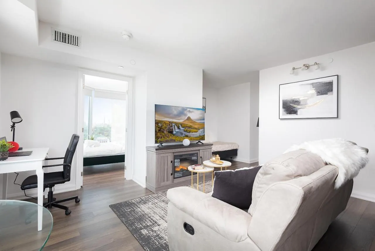 Luxury 2-Bedroom Apartment In Yorkville With The Best City View In Downtown Toronto