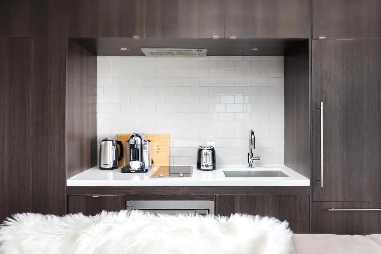 Luxury 2-Bedroom Apartment In Yorkville With The Best City View In Downtown Toronto