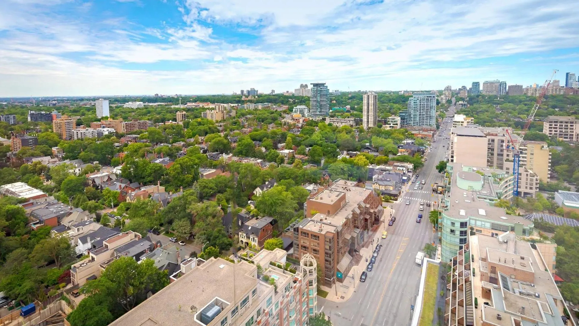 Luxury 2-Bedroom Apartment In Yorkville With The Best City View In Downtown Toronto