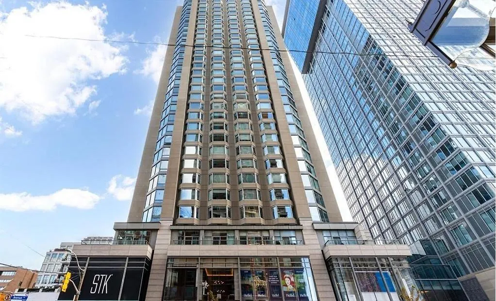 Luxury 2-Bedroom Apartment In Yorkville With The Best City View In Downtown Toronto